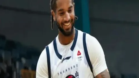 马竞积分领先，巴塞罗那与皇家马德里同分并列第三、四位在西甲积分榜上